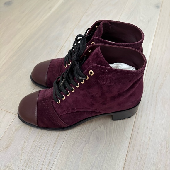CHANEL Derby Wave Burgundy Leather CC Lace-up Ankle Boots 40C - Picture 3 of 16